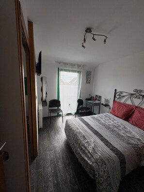 1 camera, Wi-Fi, lenzuola