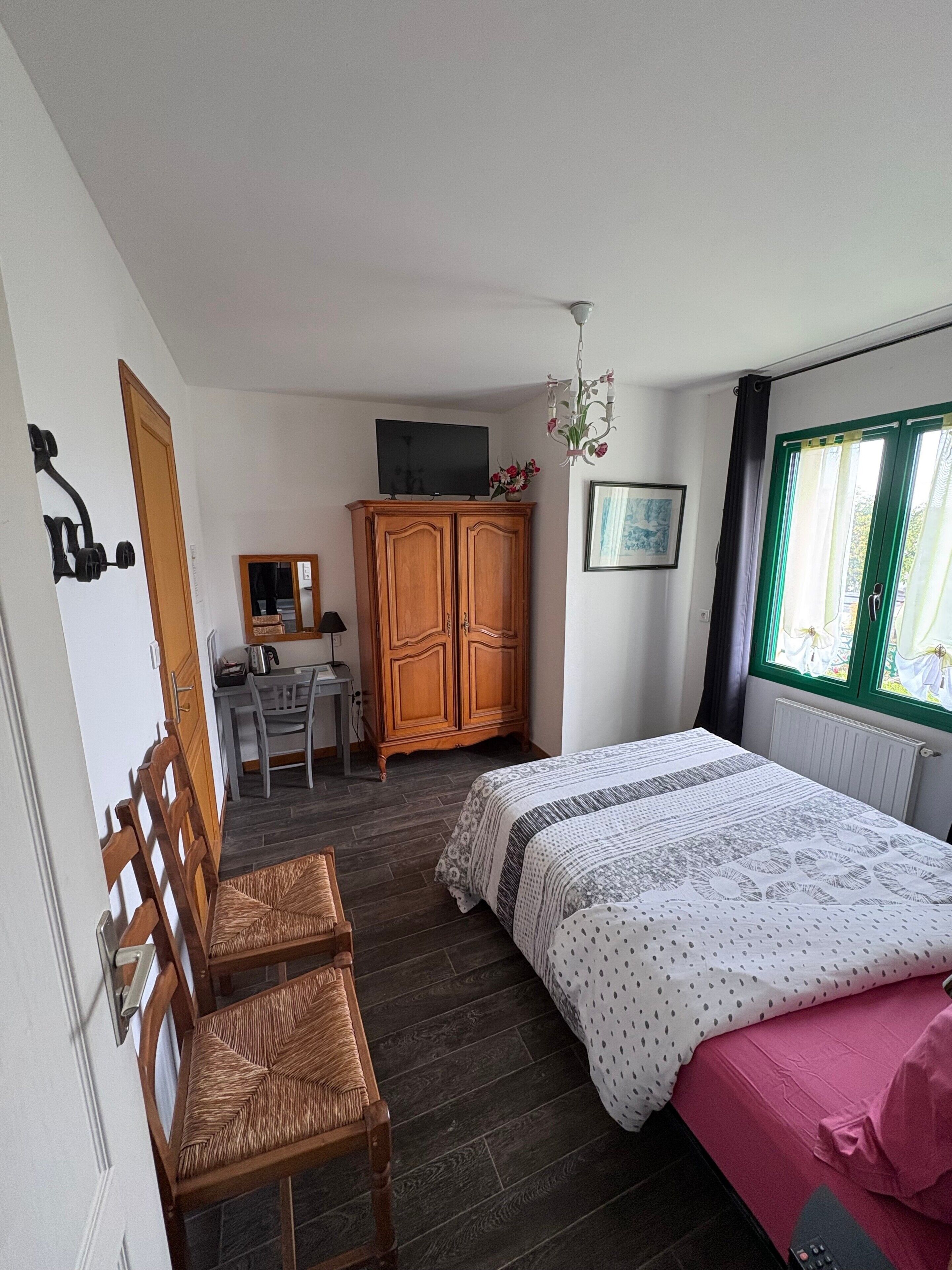 1 bedroom, WiFi, bed sheets