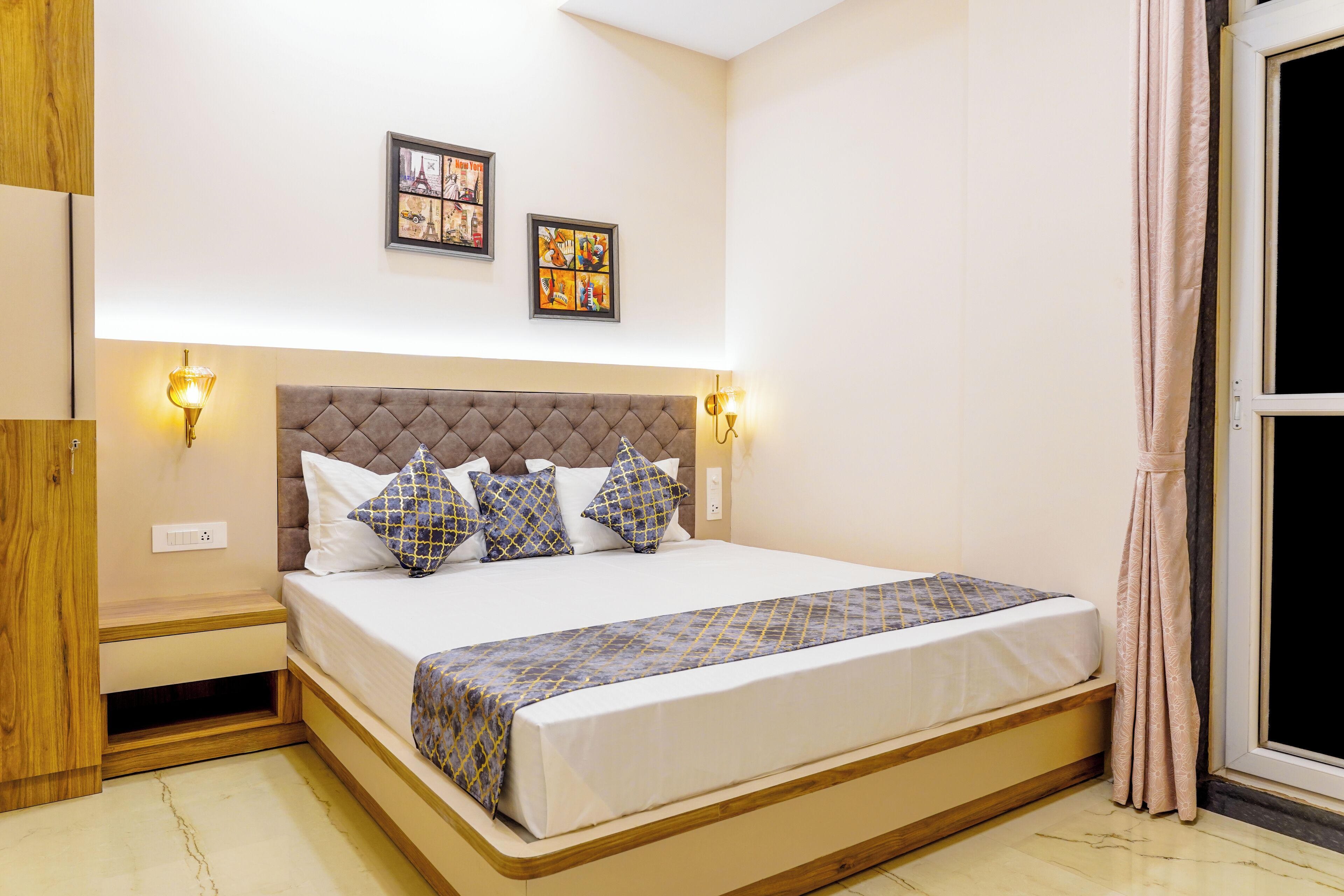 3 chambres, fer et planche à repasser, Wi-Fi, draps fournis