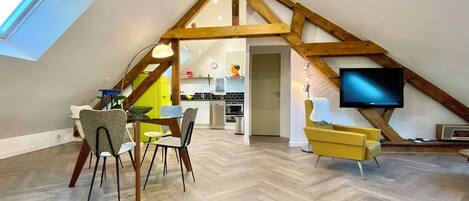 Cafetera expreso, cafetera/tetera, tetera/pava eléctrica, tostadora