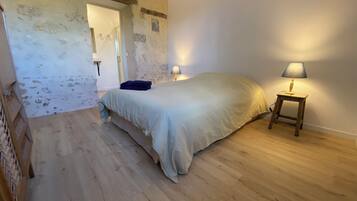 Blackout drapes, soundproofing, iron/ironing board, free WiFi