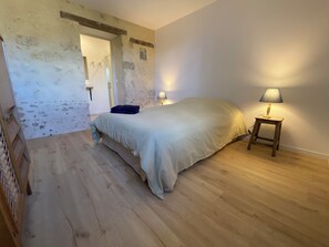 Cortines opaques i habitacions insonoritzades 