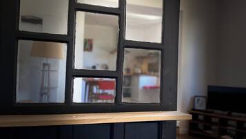 Superior Apartment, Garden View | Living area