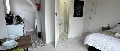 1 bedroom, iron/ironing board, free WiFi, bed sheets