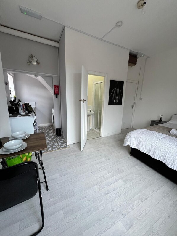 1 bedroom, iron/ironing board, free WiFi, bed sheets
