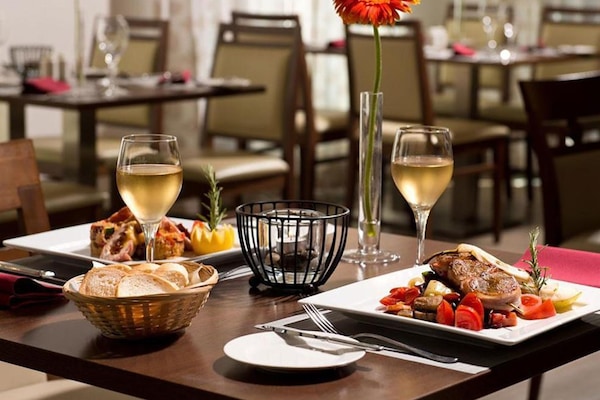 Dobbelt- eller tomannsrom – superior | Minibar, safe på rommet, skrivebord og skrivebord for bærbar PC