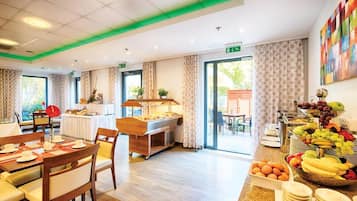 Frokostbuffé hver dag (EUR 10 per person)