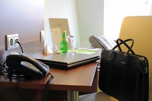 Värdeförvaringsskåp på rummet, ljudisolering och gratis wi-fi