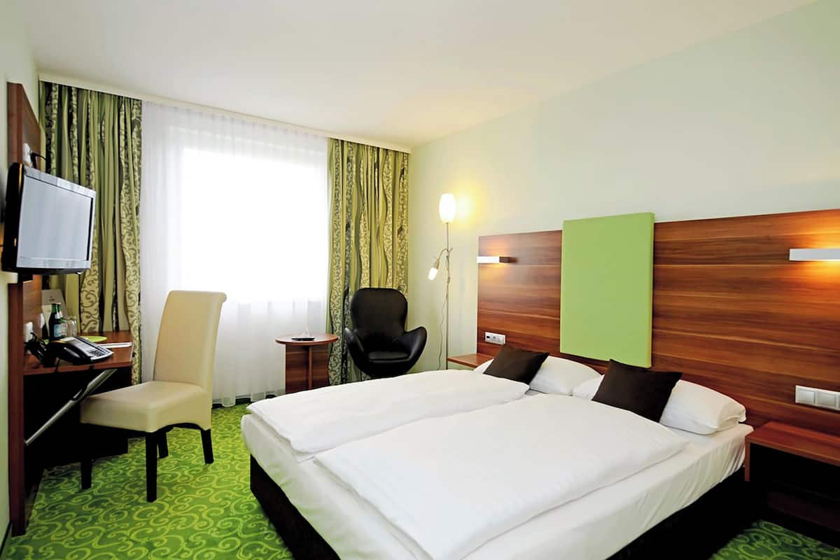 Double or Twin Room | In-room safe, soundproofing, free WiFi, wheelchair access