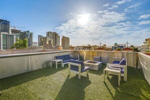 Vista frontal de la propiedad