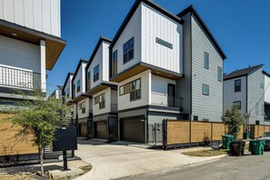 Interior - Your Houston HQ! Modern Unit w/ Yard & Workspace (Houston)