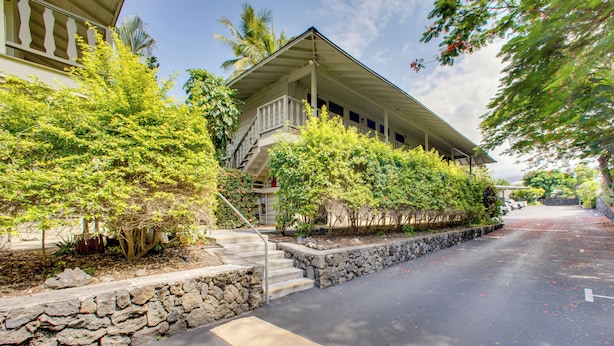 Interior - Walk to Beach, Pier & More! Kailua-kona Condo (Kailua-Kona)