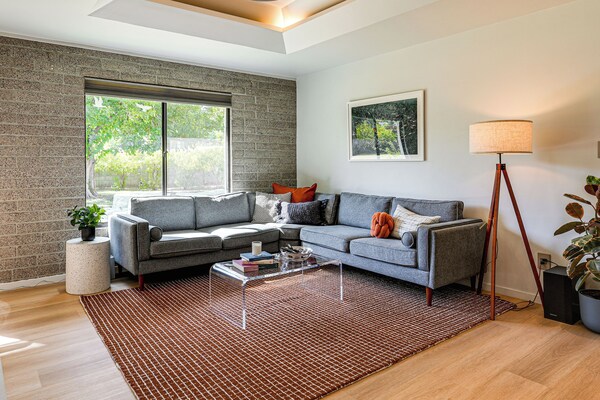 1 Mi To Dtwn & Mill Avenue! Home W/ Outdoor Oasis - Phoenix, AZ