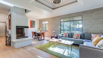 House (3 Bedrooms) | Front of property