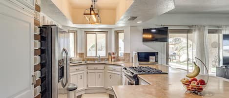 House (3 Bedrooms) | Interior