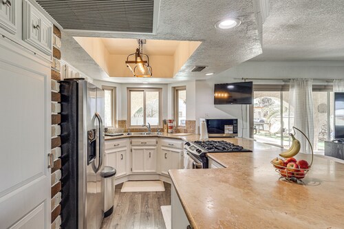 Lake Havasu Home w/ Pool: 2 Mi to Boat Launch