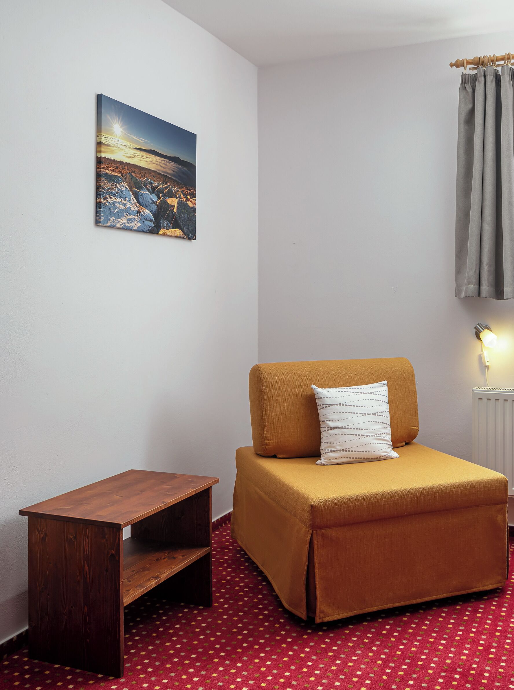 Hypo-allergenic bedding, free cots/infant beds, free WiFi, bed sheets