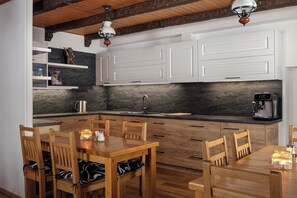 Fridge, microwave, stovetop, dishwasher - Pension U Komárků (Špindlerův Mlýn)