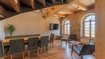 ดีลักซ์อพาร์ทเมนท์, วิวสวน | บริเวณนั่งเล่น