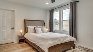 House (3 Bedrooms) | Interior - Near Historic Georgetown Square! Updated Home (Georgetown)