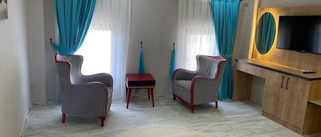 Family Condo | Desk, iron/ironing board, free WiFi