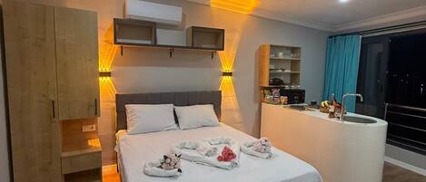 Ático junior, vistas al mar | Escritorio, tabla de planchar con plancha, wifi gratis