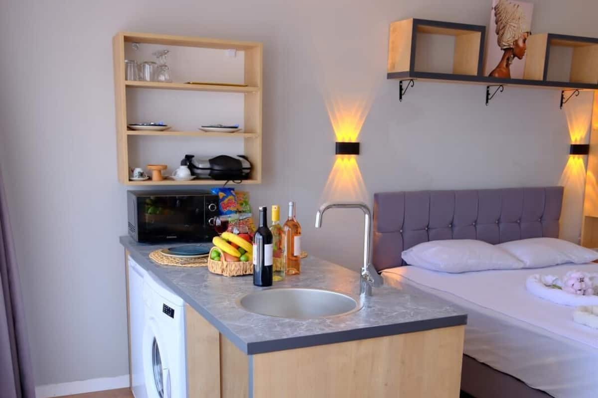 高级套房, 海景 | 办公桌、熨斗/熨衣板、免费 WiFi