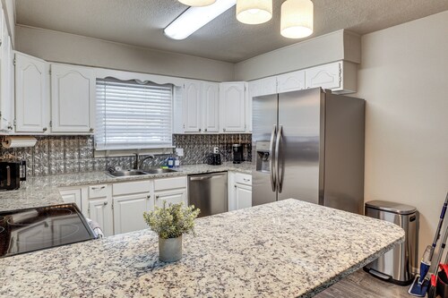 3 Mi to Texas Tech: Cozy Home w/ Private Yard!