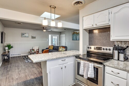 3 Mi to Texas Tech: Cozy Home w/ Private Yard!