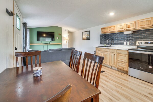 House (2 Bedrooms) | Interior