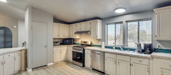 Golf, Fish & Unwind! Group Getaway in Fort Mohave