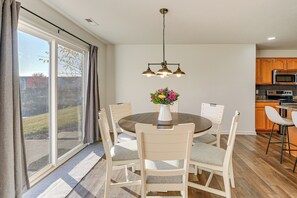 House (3 Bedrooms) | Interior