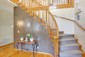 Talo (6 Bedrooms) | Sisätilat