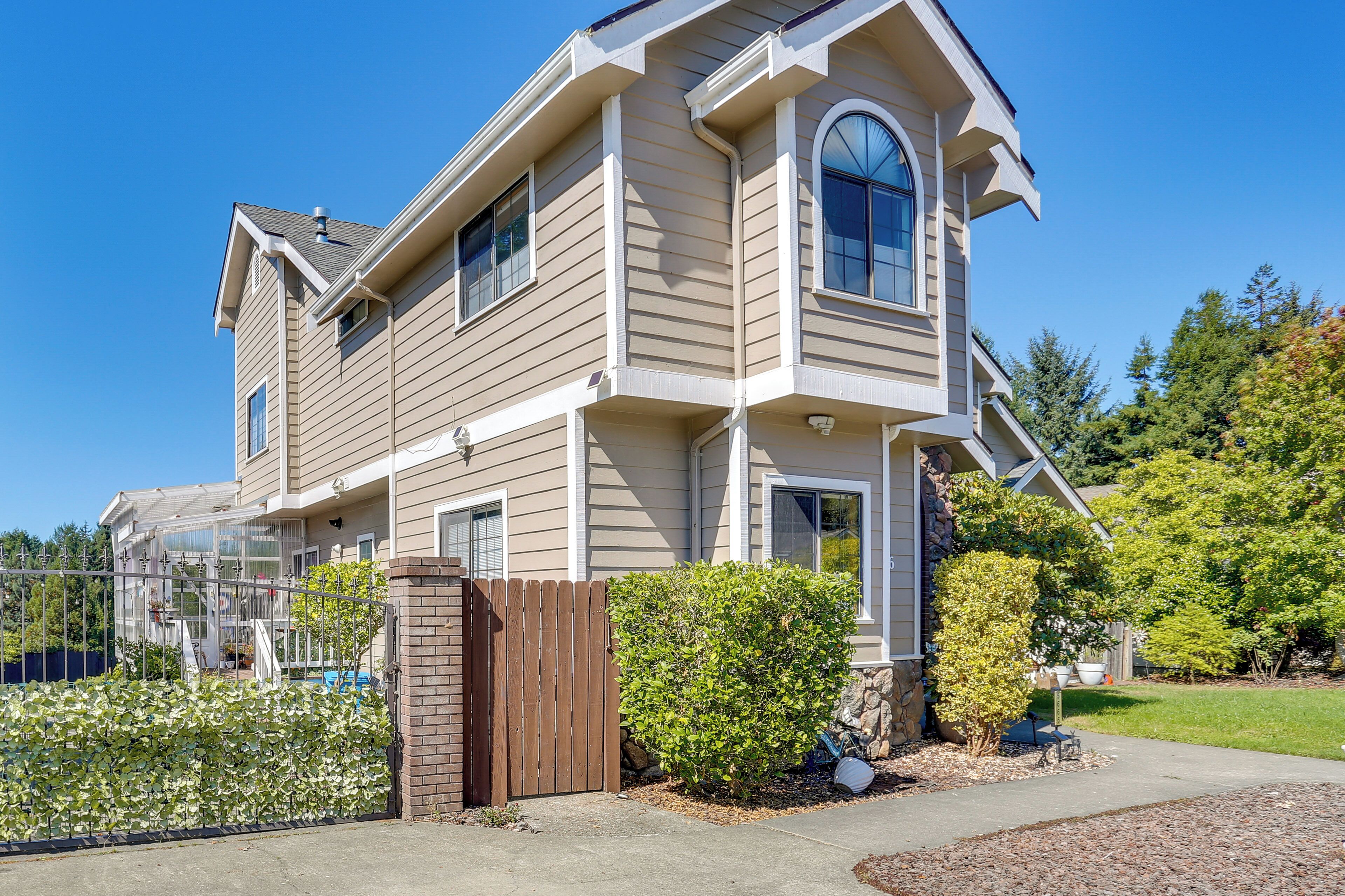 House (6 Bedrooms) | Interior