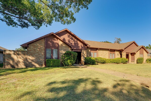 Interior - 5 Mi to UT Dallas: Family-friendly Duplex w/ Patio (Richardson)