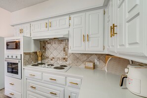 Apartment (4 Bedrooms) | Interior - 5 Mi to UT Dallas: Family-friendly Duplex w/ Patio (Richardson)