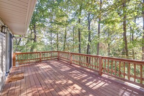 House (4 Bedrooms) | Interior - Forest-view Gem on Vaughn Creek < 1 Mi to Dtwn! (Tryon)