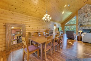 Interior - Luxury Cabin in The Reserve at Boyne Mountain (Boyne Falls)