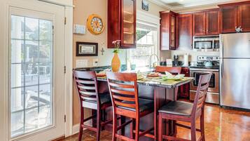 Apartment (0 Bedroom) | Interior