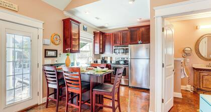 Heart of Historic Chickamauga! Chic Studio w/ Pool