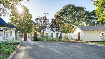 Apartment (0 Bedroom) | Interior