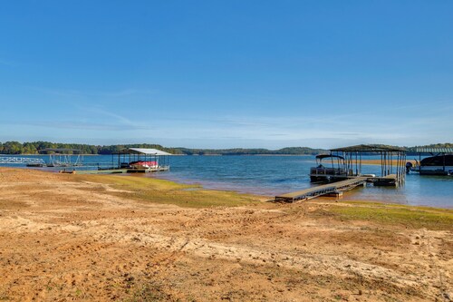Waterfront Lake Hartwell Home < 1 Mi to Marina!