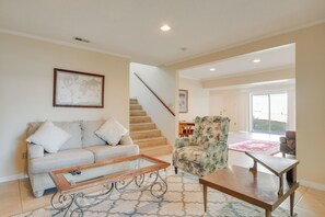 House (3 Bedrooms) | Interior - Waterfront Lake Hartwell Home < 1 Mi to Marina! (Townville)