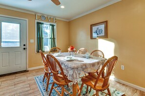 Talo (4 Bedrooms) | Sisätilat