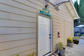 Apartment (0 Bedroom) | Interior - 4 Mi to Old Pasadena: Walkable Studio (Alhambra)