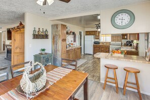 Interior - On 17-acre Lot w/ Barn & Patio: Rural Aztec Home (Aztec)