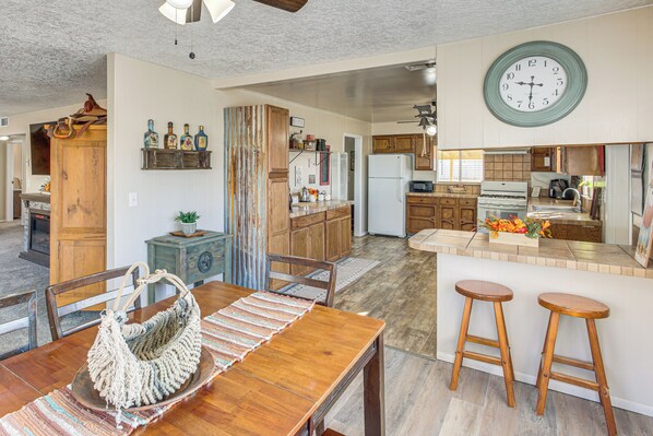 House (3 Bedrooms) | Interior