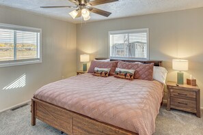 House (3 Bedrooms) | Interior