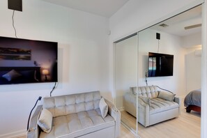 Apartment (0 Bedroom) | Interior - 2 Blocks to Main St: Foodie's Paradise in Alhambra (Alhambra)
