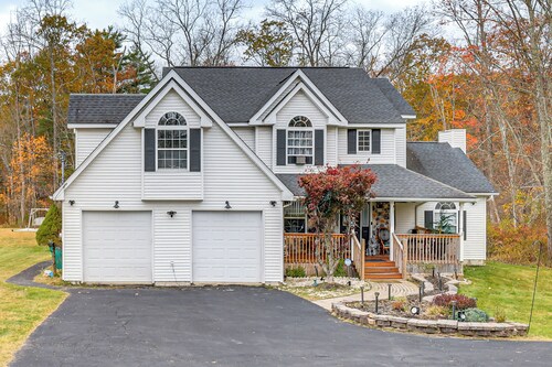 7 Mi to Slopes: Family Getaway in Stroudsburg